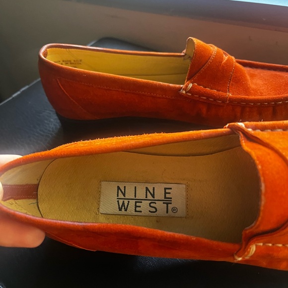 Vintage 70’s Vibe Nine West Burnt Orange Loafers - Picture 3 of 5